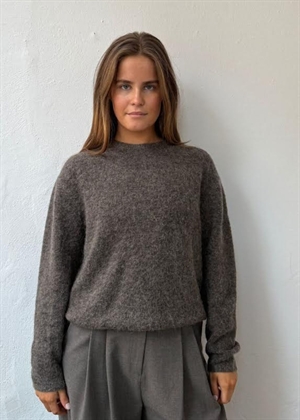 Tilde strik Mole Melange Boii Studios 